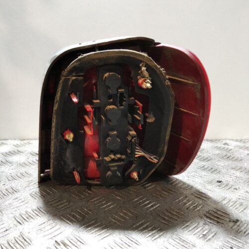 PILOTO TRASERO IZQUIERDO VOLKSWAGEN POLO BERLINA (6N2) Trendline | 10.99 – 12.01