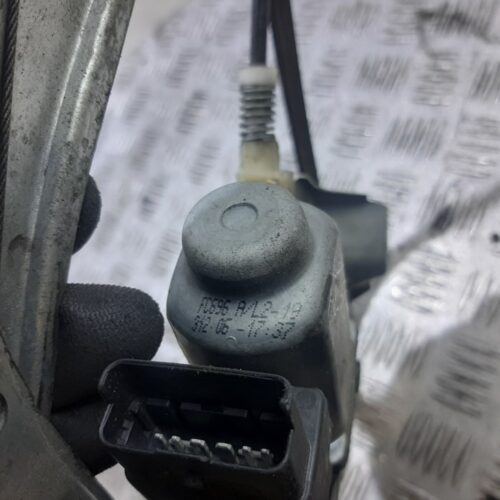 ELEVALUNAS DELANTERO IZQUIERDO RENAULT CLIO III Confort Dynamique   |   09.05 – 12.06