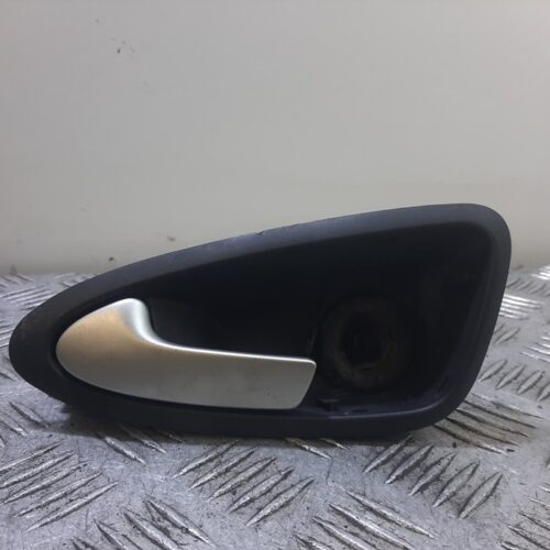 MANETA INTERIOR DELANTERA IZQUIERDA SEAT IBIZA (6J5) Reference   |   02.08 – 12.10
