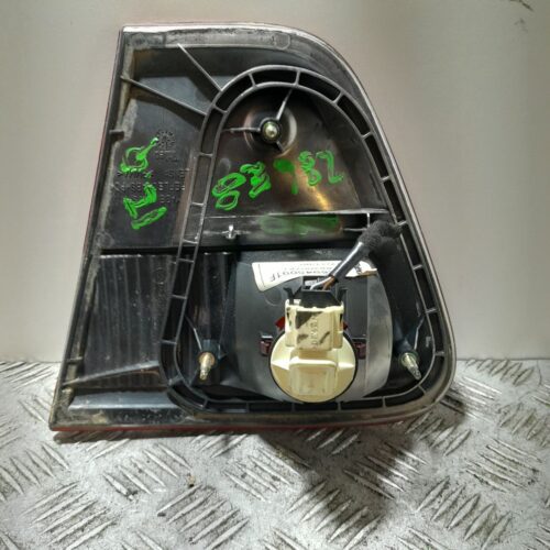 PILOTO TRASERO IZQUIERDO INTERIOR SEAT CORDOBA BERLINA (6K2) Stella   |   08.99 – 12.03