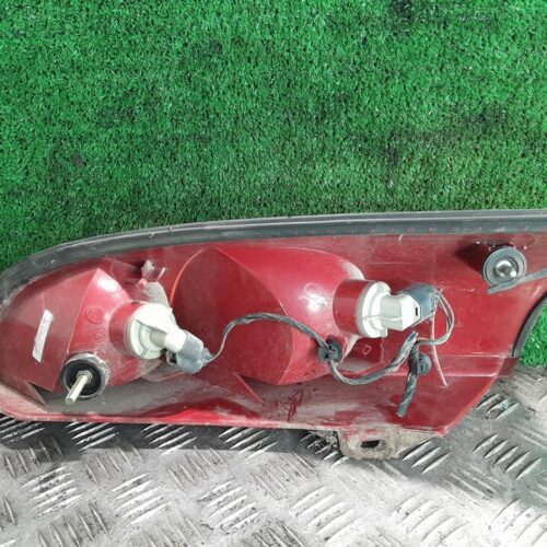 PILOTO TRASERO DERECHO FORD FOCUS BERLINA (CAK) Ambiente | 08.98 – 12.04