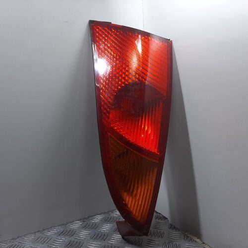 PILOTO TRASERO IZQUIERDO FORD FOCUS BERLINA (CAK) Ambiente | 08.98 – 12.04