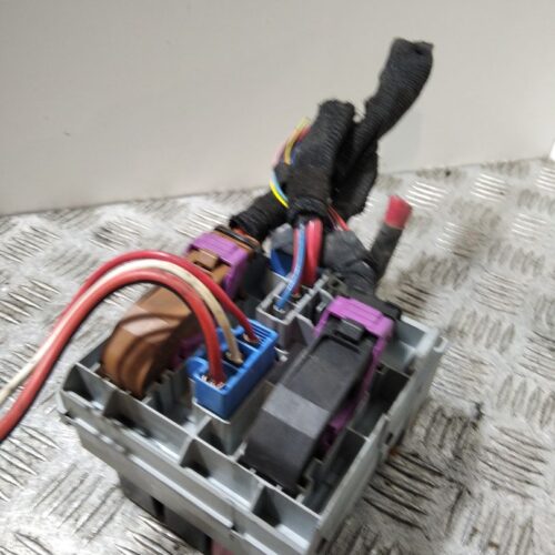 CAJA RELES / FUSIBLES CITROEN JUMPER CAJA ABIERTA DESDE ’02 33 L  2.2 HDi / -HDi 100   |   04.03 – 12.06