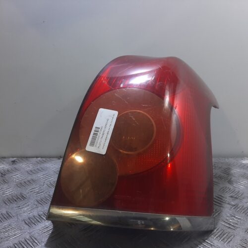 PILOTO TRASERO DERECHO TOYOTA AVENSIS BERLINA (T25) 2.0 D4-D Executive Berlina (5-ptas.) | 03.03 – 12.06