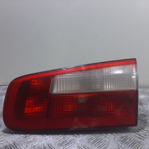 PILOTO TRASERO DERECHO INTERIOR RENAULT LAGUNA II (BG0) Authentique   |   0.01 – …