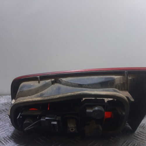 PILOTO TRASERO IZQUIERDO INTERIOR RENAULT LAGUNA II (BG0) Authentique   |   0.01 – …