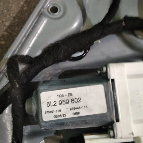 ELEVALUNAS DELANTERO IZQUIERDO SEAT IBIZA (6L1) Hit   |   06.06 – 12.07