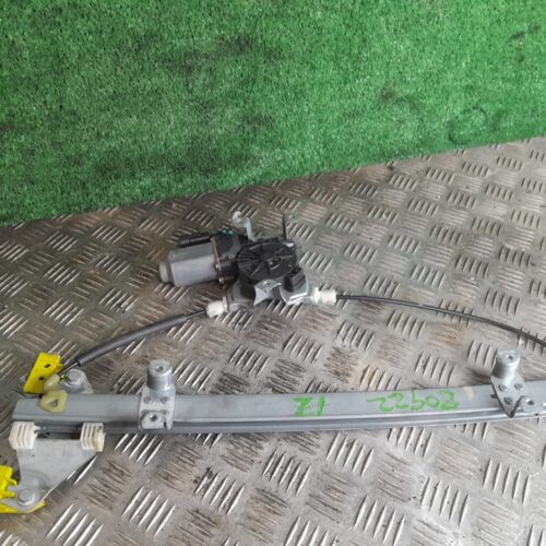 ELEVALUNAS DELANTERO IZQUIERDO NISSAN NOTE (E11E) Acenta   |   01.06 – 12.12