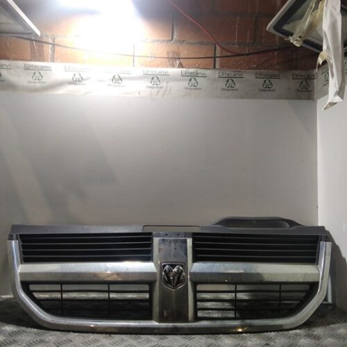 REJILLA DELANTERA DODGE CALIBER S   |   06.06 – 12.09