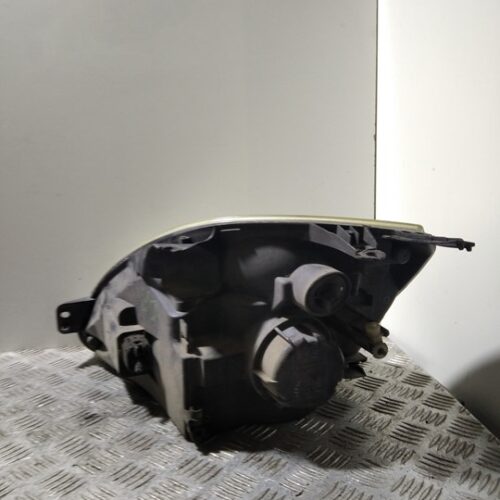 FARO DERECHO FORD FIESTA (CBK) Ambiente   |   11.01 – 12.08