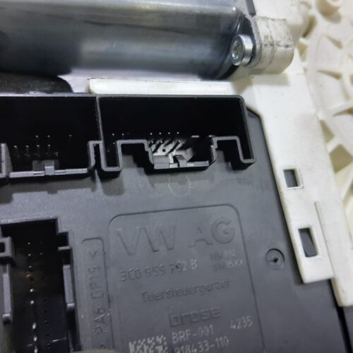 ELEVALUNAS DELANTERO DERECHO SEAT LEON (1P1) Reference   |   12.09 – 12.12