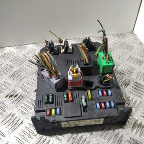 CAJA RELES / FUSIBLES CITROEN XSARA PICASSO 1.6 HDi 90 Exclusive   |   01.06 – …