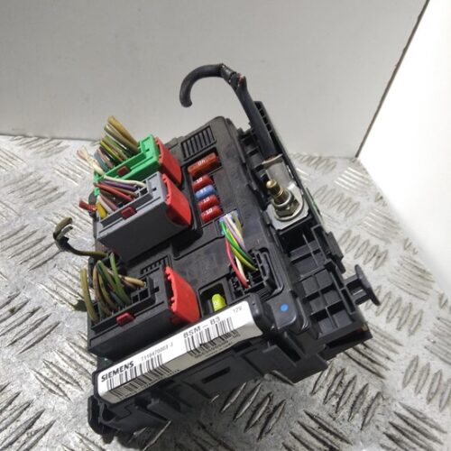 CAJA RELES / FUSIBLES CITROEN XSARA PICASSO 1.6 HDi 90 Exclusive   |   01.06 – …