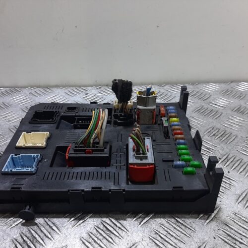 CAJA RELES / FUSIBLES CITROEN C5 BERLINA LX (E) | 06.05 – 12.06