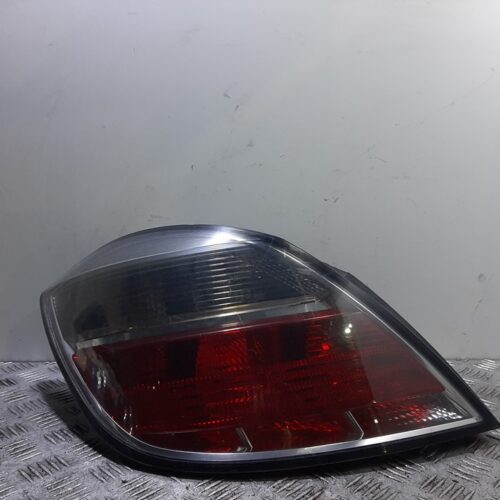 PILOTO TRASERO IZQUIERDO OPEL ASTRA H BERLINA Cosmo | 01.04 – 12.07