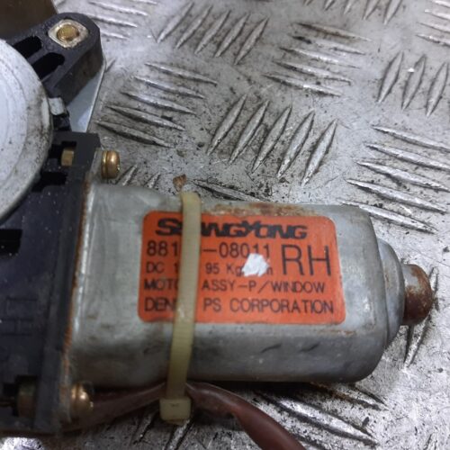 ELEVALUNAS TRASERO DERECHO SSANGYONG REXTON 270 Xdi Limited   |   11.06 – …