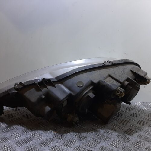 FARO DERECHO ALFA ROMEO 147 (190) 1.6 T.Spark Impression   |   05.03 – …