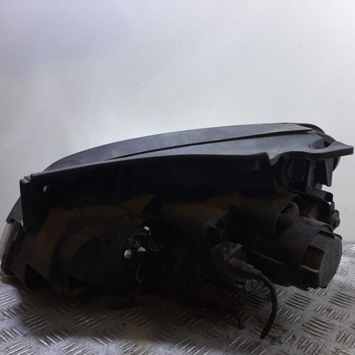 FARO DERECHO KIA CARENS (UN) Active | 10.06 – 12.10