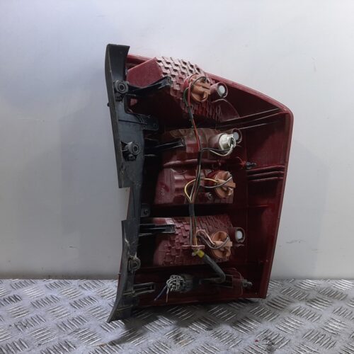 PILOTO TRASERO IZQUIERDO KIA CARENS (UN) Active | 10.06 – 12.10