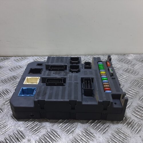 CAJA RELES / FUSIBLES PEUGEOT 308 Access   |   05.11 – 12.13