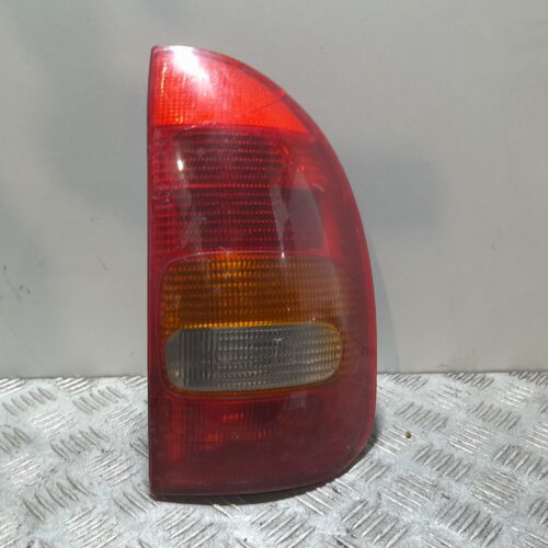 PILOTO TRASERO DERECHO OPEL CORSA B Sport   |   12.97 – 12.00