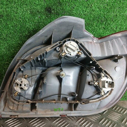 PILOTO TRASERO IZQUIERDO TOYOTA YARIS (NCP1/NLP1/SCP1) 1.0 Linea Luna | 08.99 – 12.00