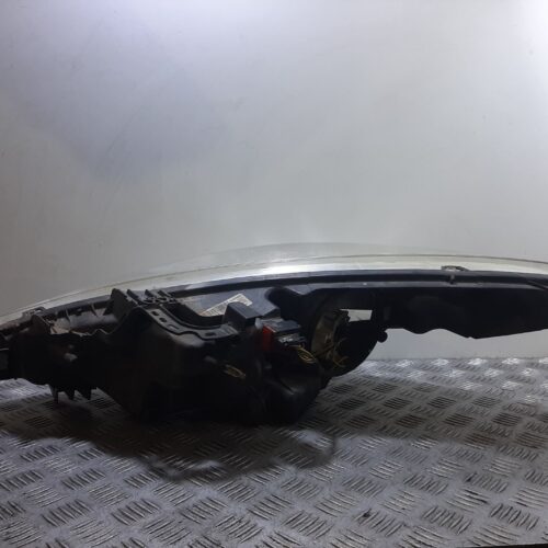 FARO DERECHO PEUGEOT 207 SW Outdoor | 11.07 – 12.12