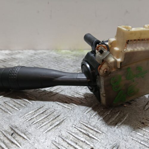 MANDO LUCES TOYOTA YARIS (NCP1/NLP1/SCP1) 1.0 Linea Luna | 08.99 – 12.00