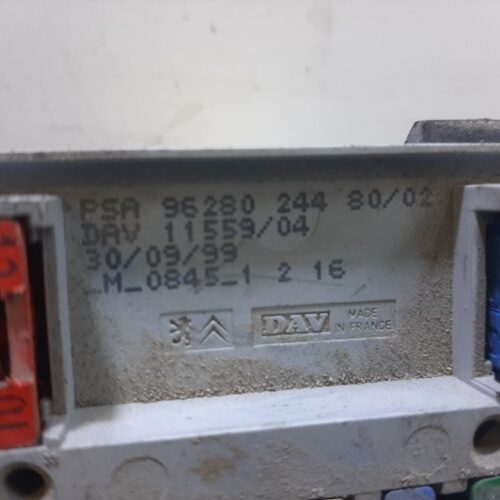 CAJA RELES / FUSIBLES CITROEN XSARA PICASSO 2.0 HDi   |   03.00 – 12.02