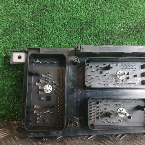 CAJA RELES / FUSIBLES OPEL ASTRA GTC Cosmo | 11.06 – 12.08