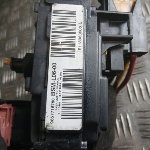 CAJA RELES / FUSIBLES CITROEN C4 BERLINA Exclusive | 06.04 – 12.08