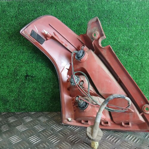 PILOTO TRASERO DERECHO SUZUKI SWIFT BERLINA (MZ) GL (3-ptas.)   |   03.05 – 12.10