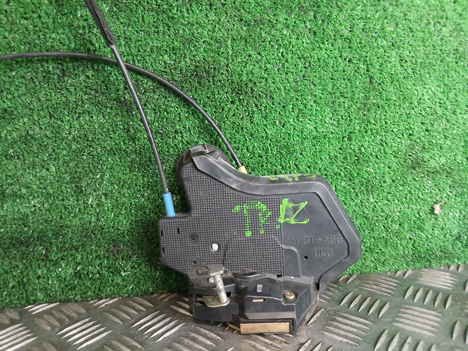 CERRADURA PUERTA TRASERA IZQUIERDA TOYOTA AVENSIS BERLINA (T25) 1.8 Sol Berlina (5-ptas) | 01.03 - 12.09 - Imagen 2