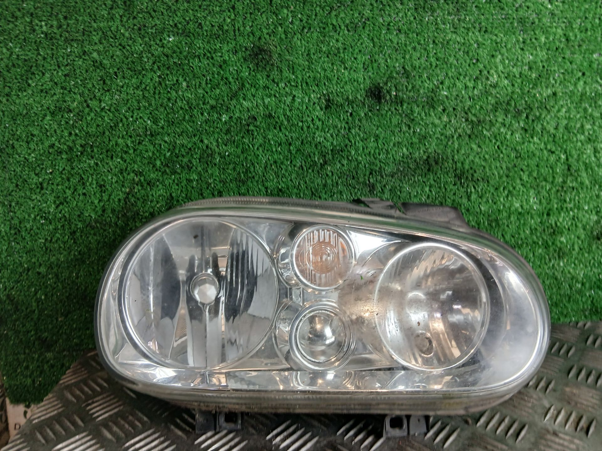 FARO DERECHO VOLKSWAGEN GOLF IV BERLINA (1J1) 25 Aniversario | 10.99 - 12.01 - Imagen 3