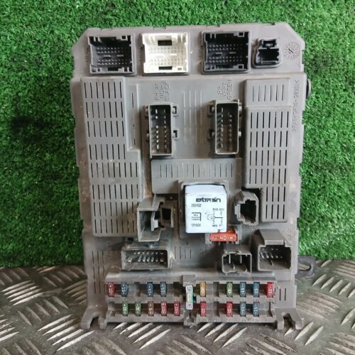 CAJA RELES / FUSIBLES CITROEN C5 BREAK 2.0 HDi Exclusive   |   12.02 – 12.04