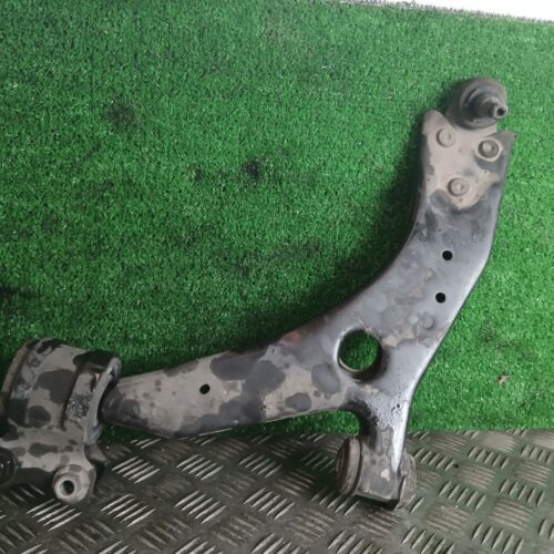 BRAZO SUSPENSION INFERIOR DELANTERO IZQUIERDO FORD FOCUS BERLINA (CAP) Ambiente (D)   |   04.06 – …