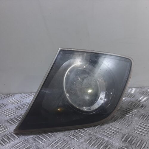 PILOTO TRASERO DERECHO INTERIOR MAZDA 3 BERLINA (BK) 2.0 Sportive   |   06.03 – 12.09