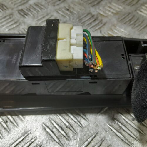 MANDO ELEVALUNAS DELANTERO IZQUIERDO KIA RIO LS Berlina (5-ptas.)   |   09.02 – 12.05