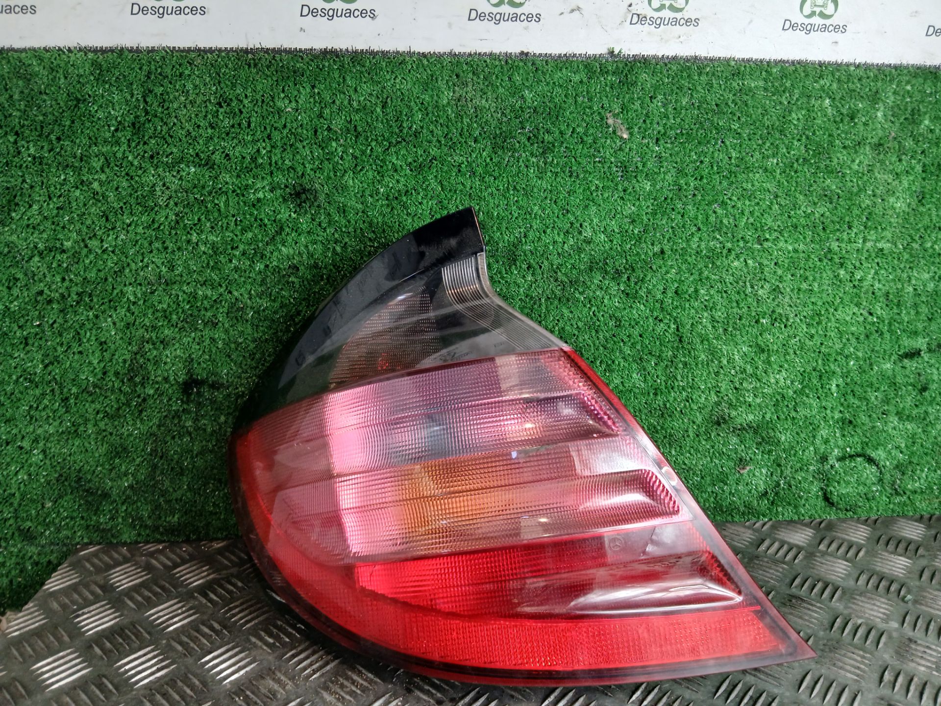 PILOTO TRASERO IZQUIERDO MERCEDES-BENZ CLASE C (W203) FAMILIAR C 220 T CDI (203.206) | 01.01 - 12.04