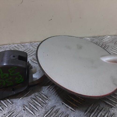 TAPA EXTERIOR COMBUSTIBLE OPEL VECTRA B BERLINA Básico (1999->)   |   08.00 – …