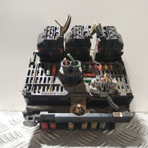CAJA RELES / FUSIBLES PEUGEOT 407 SW Premium   |   09.06 – …