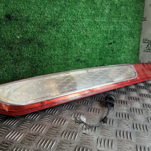 PILOTO TRASERO DERECHO FORD FOCUS BERLINA (CAP) Ambiente (D)   |   04.06 – …