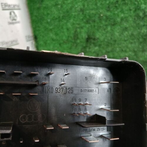 CAJA RELES / FUSIBLES SEAT LEON (1P1) Comfort Limited   |   04.07 – …