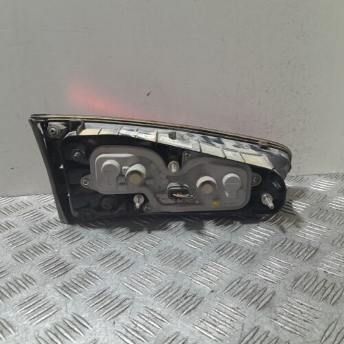 PILOTO TRASERO DERECHO INTERIOR FIAT TIPO II (357) FAM Business   |   04.16 – 12.20