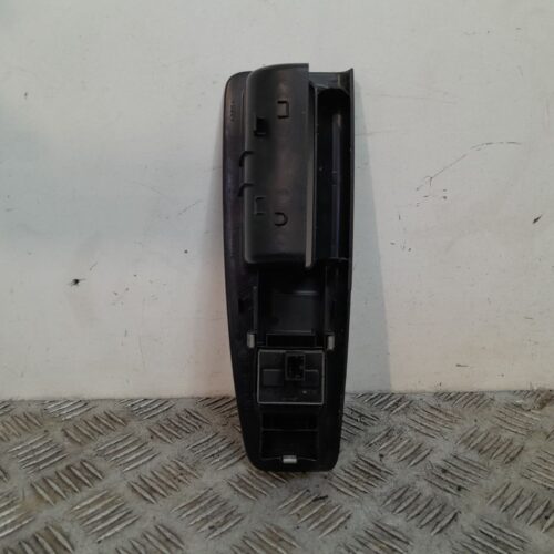 MANDO ELEVALUNAS DELANTERO IZQUIERDO VOLKSWAGEN POLO (9N1) Trendline   |   11.01 – 12.05