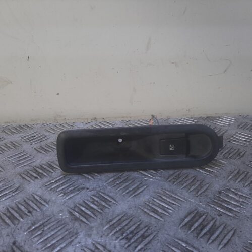 MANDO ELEVALUNAS TRASERO IZQUIERDO RENAULT SCENIC II Confort Authentique   |   06.03 – 12.05